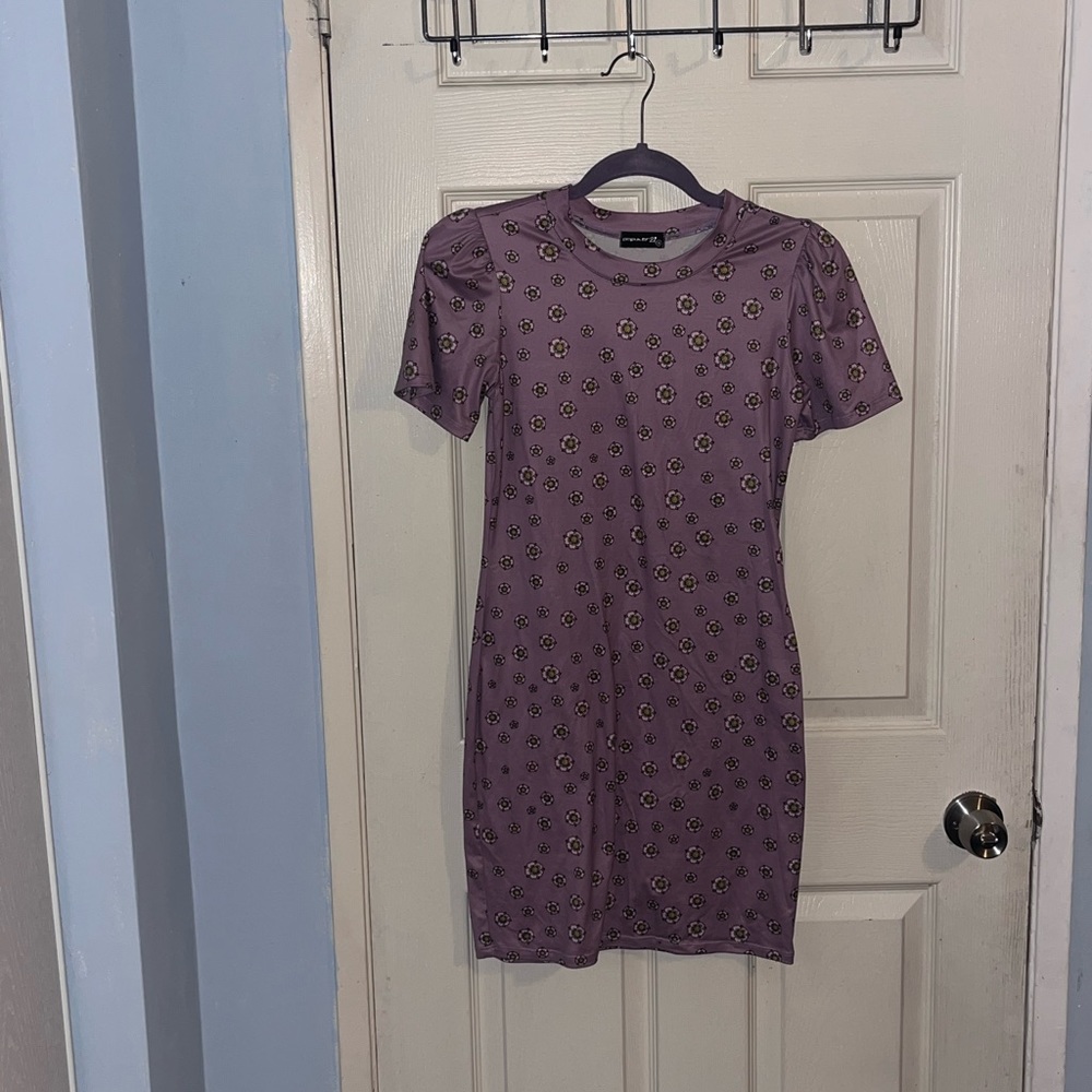 Three dresses - Picture 2 of 4